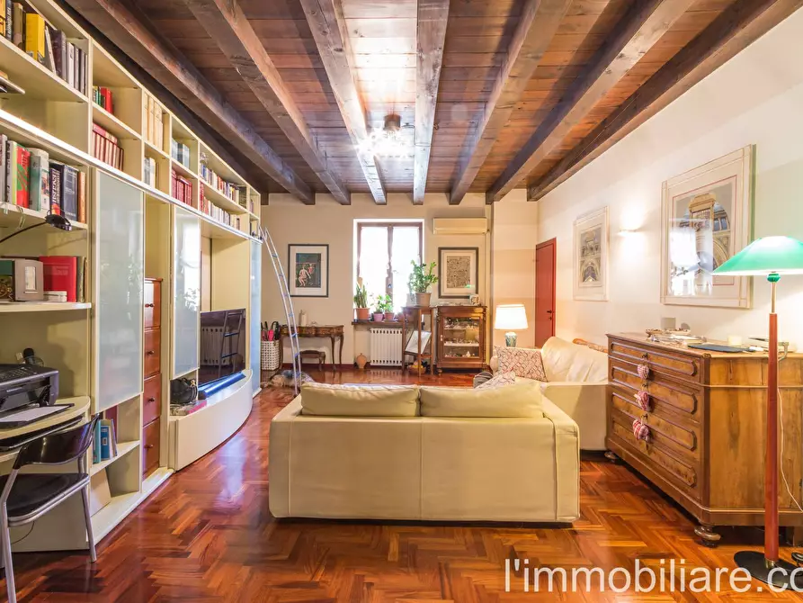 Immagine 3 di Appartamento in vendita  in Via Amanti 13 a Verona