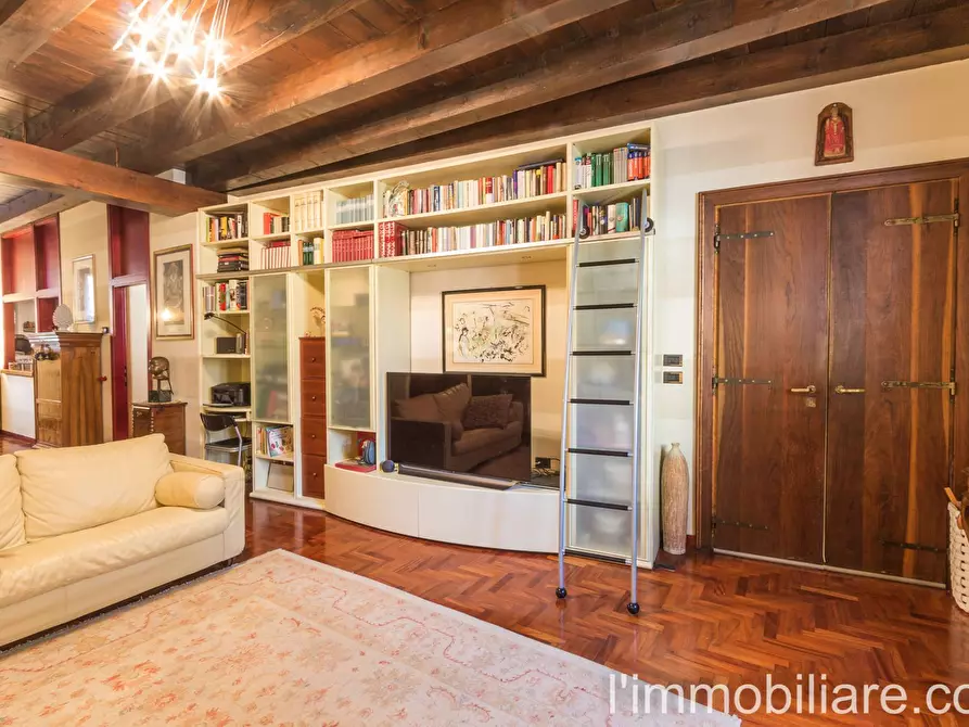 Immagine 10 di Appartamento in vendita  in Via Amanti 13 a Verona