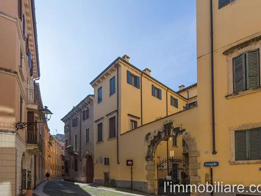 Immagine 1 di Appartamento in vendita  in Via Amanti 13 a Verona