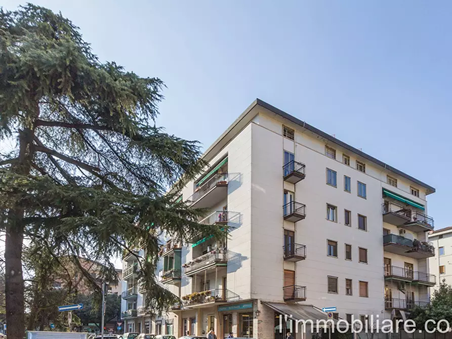 Immagine 4 di Appartamento in vendita  in Viale Cristoforo Colombo 89 a Verona