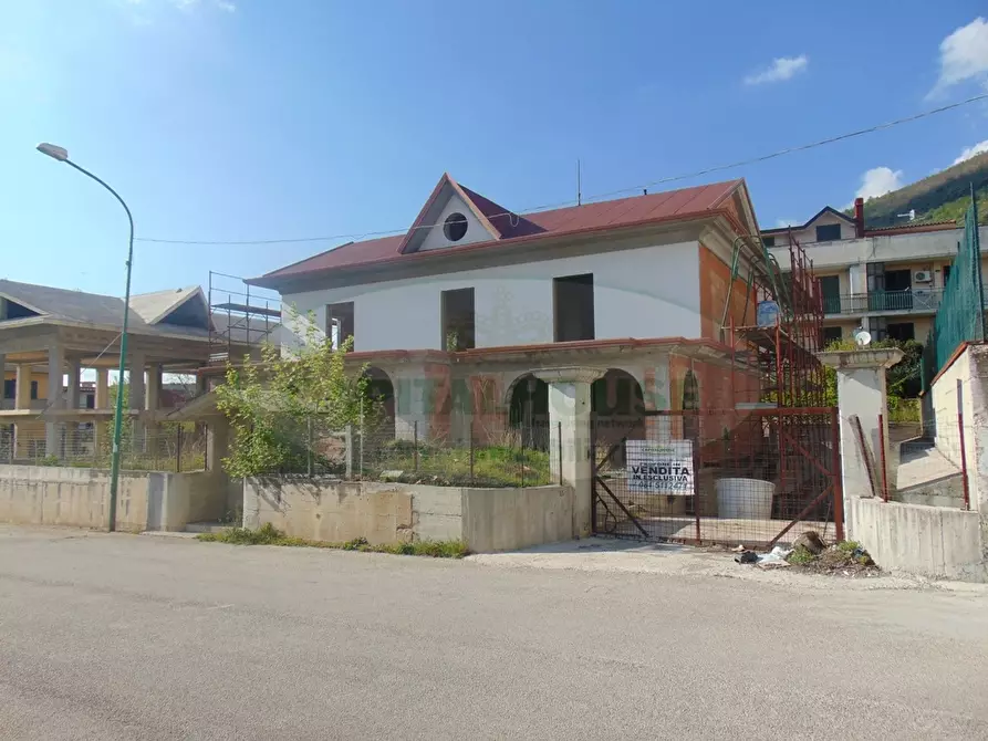 Immagine 1 di Villa in vendita  in sirignano a Aiello Del Sabato
