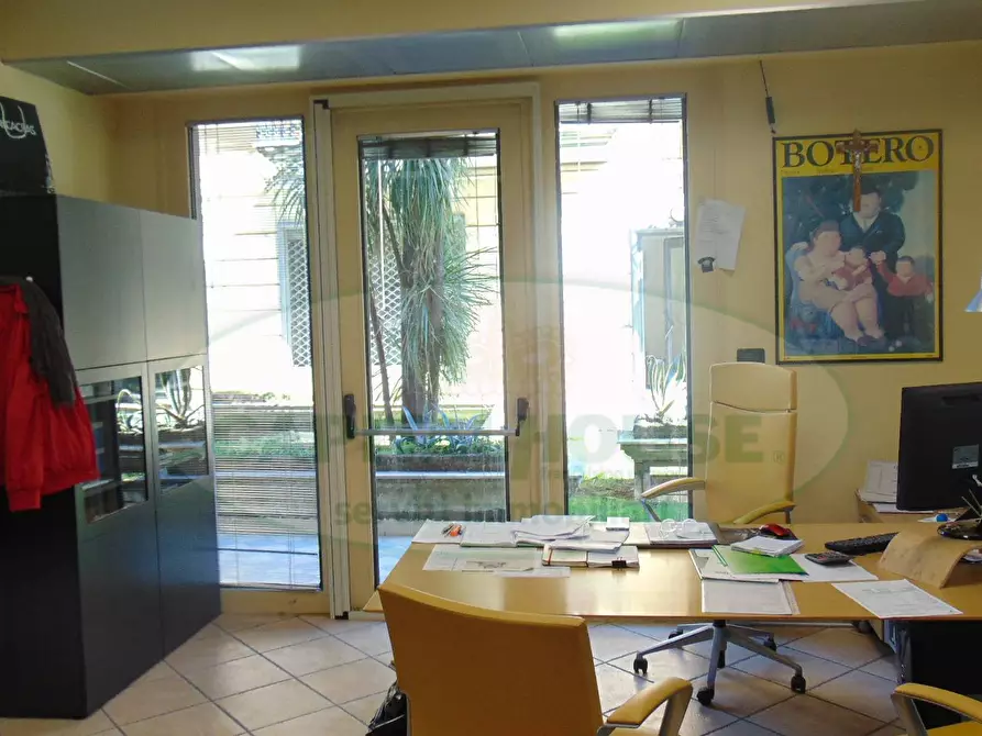 Immagine 5 di Locale commerciale in affitto  in via nazionale delle puglie a Sirignano