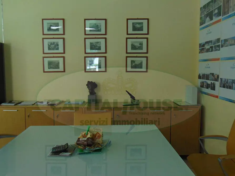 Immagine 6 di Locale commerciale in affitto  in via nazionale delle puglie a Sirignano