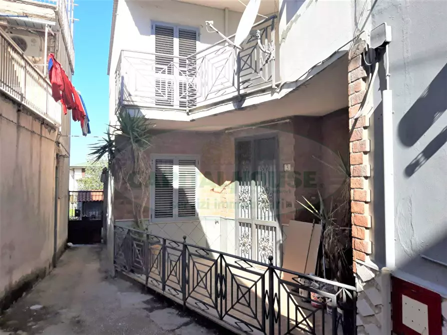 Immagine 1 di Casa semindipendente in vendita  in sirignano a Sirignano