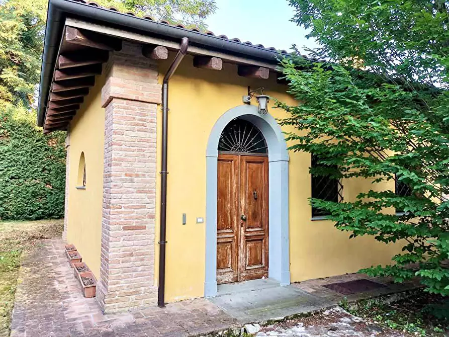 Immagine 1 di Villa in affitto  in Via Seragnoli a Bologna