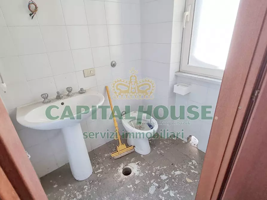 Immagine 6 di Ufficio in vendita  a Capodrise