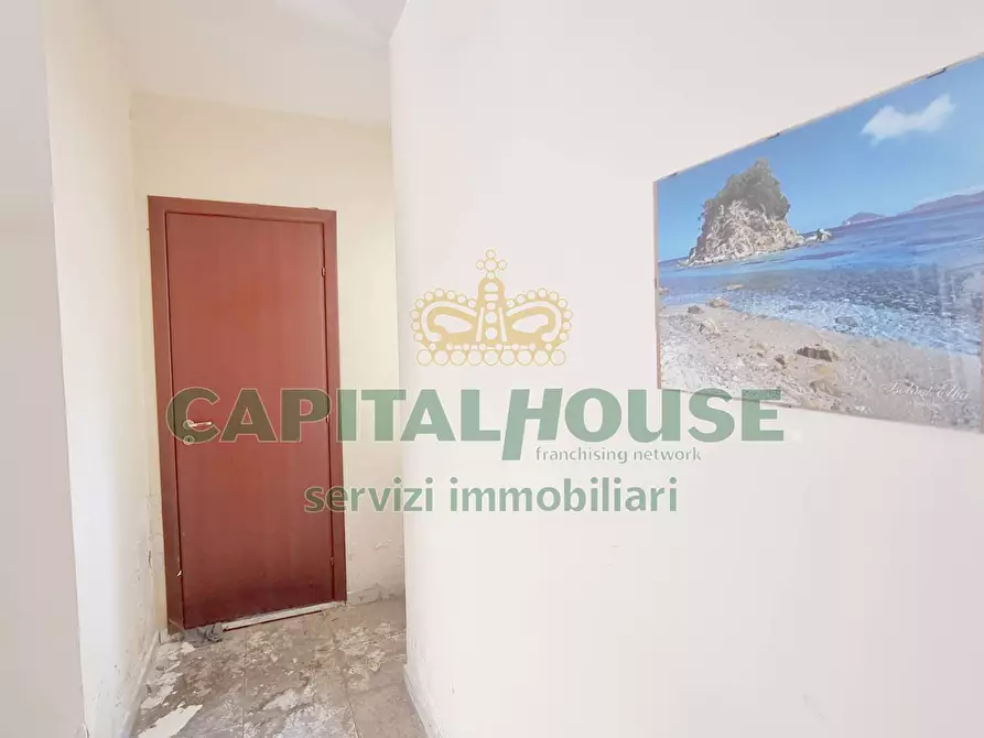 Immagine 8 di Ufficio in vendita  a Capodrise