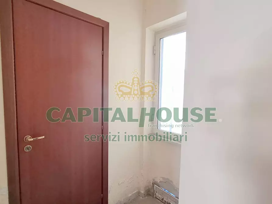 Immagine 13 di Ufficio in vendita  a Capodrise