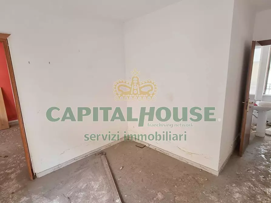 Immagine 7 di Ufficio in vendita  a Capodrise