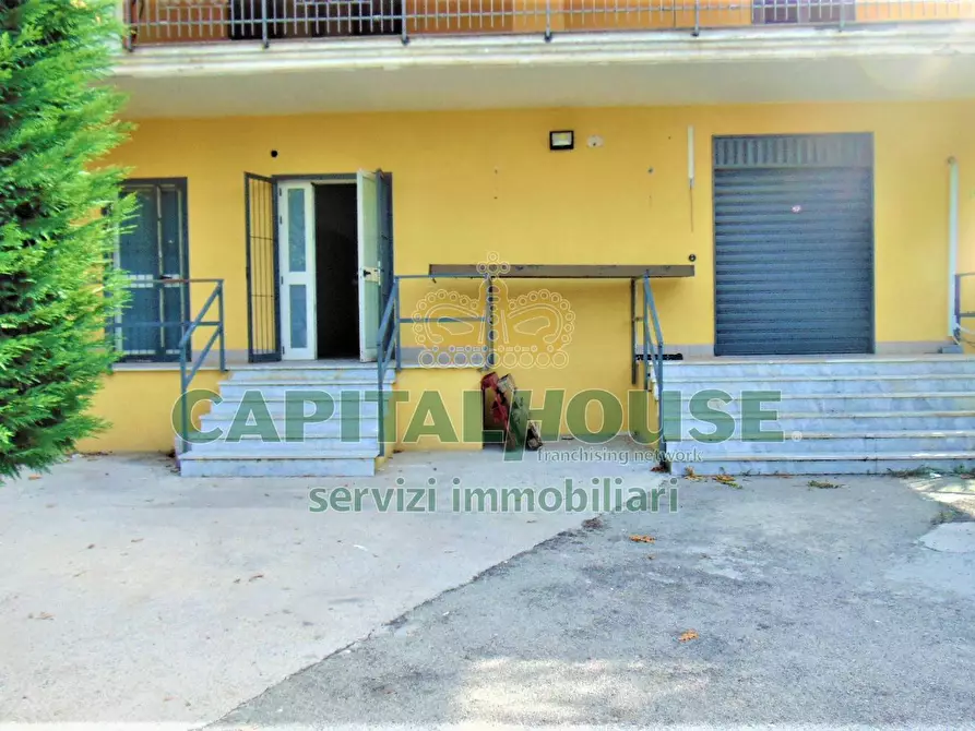 Immagine 3 di Locale commerciale in affitto  in sirignano a Aiello Del Sabato