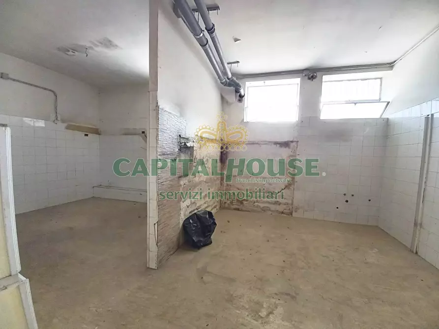 Immagine 9 di Locale commerciale in affitto  in VIALE LIBERTA' a Capua