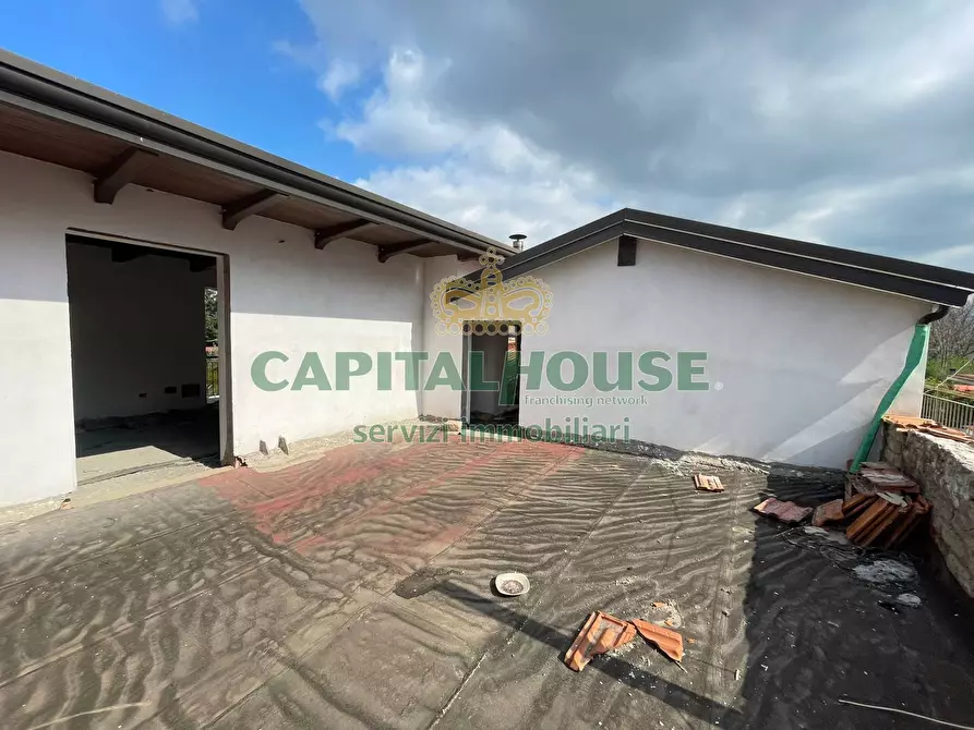 Immagine 25 di Casa semindipendente in vendita  in via giugliani a Cercola