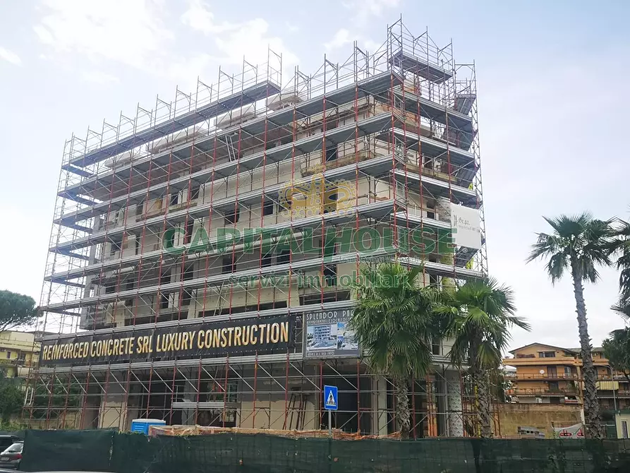 Immagine 10 di Locale commerciale in vendita  in Via Umberto Saba a Capodrise