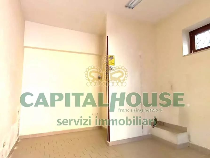 Immagine 6 di Locale commerciale in affitto  in corso gran priorato di malta a Capua