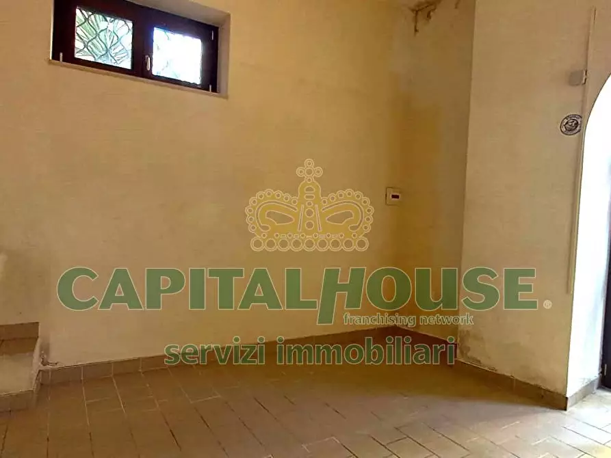 Immagine 9 di Locale commerciale in affitto  in corso gran priorato di malta a Capua