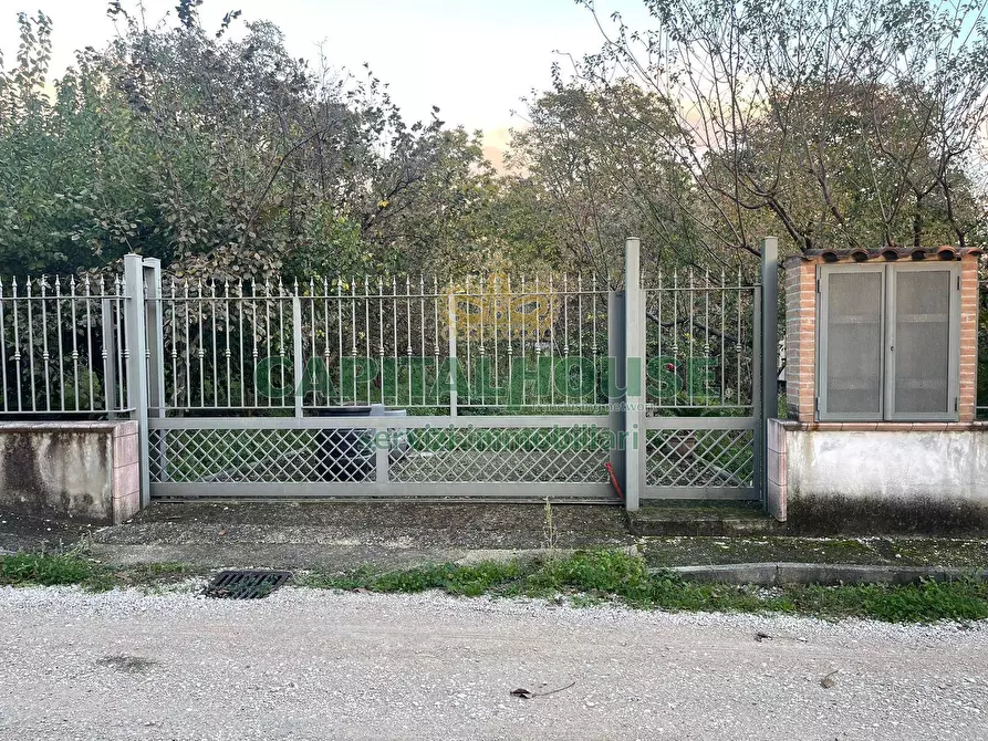 Immagine 1 di Terreno residenziale in vendita  a Sperone