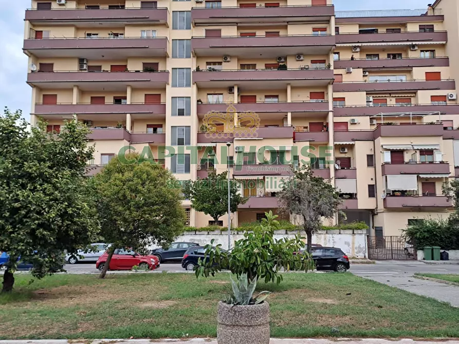 Immagine 1 di Appartamento in vendita  a Salerno