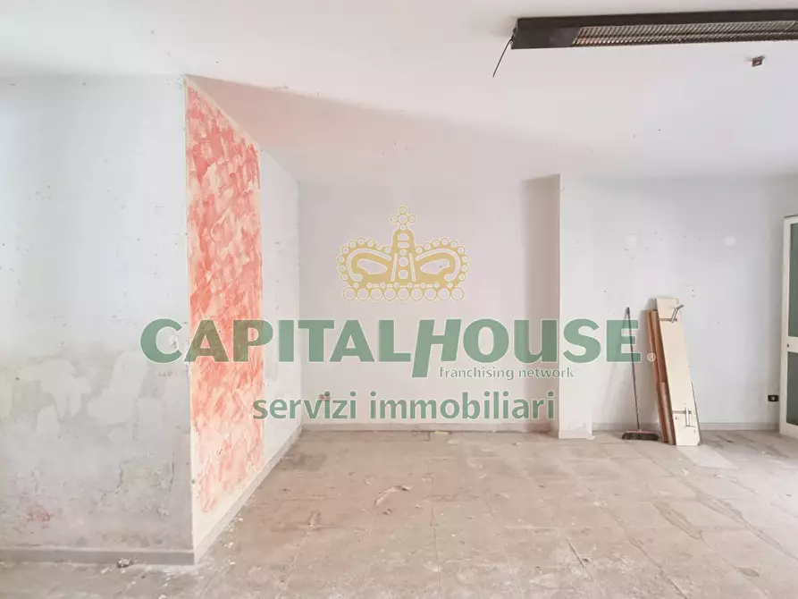 Immagine 8 di Ufficio in vendita  a Capodrise