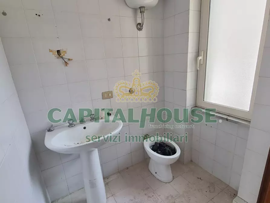 Immagine 10 di Ufficio in vendita  a Capodrise