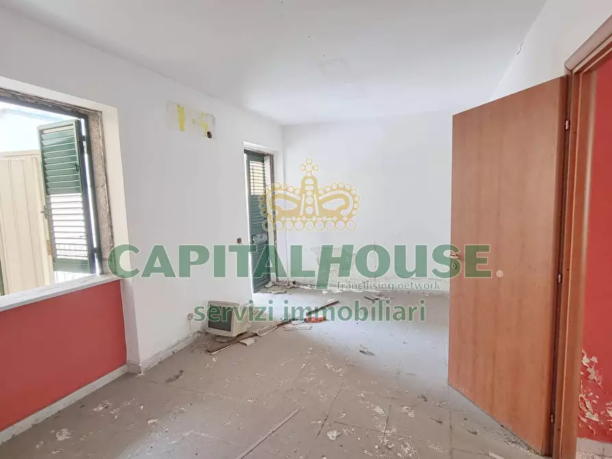 Immagine 13 di Ufficio in vendita  a Capodrise