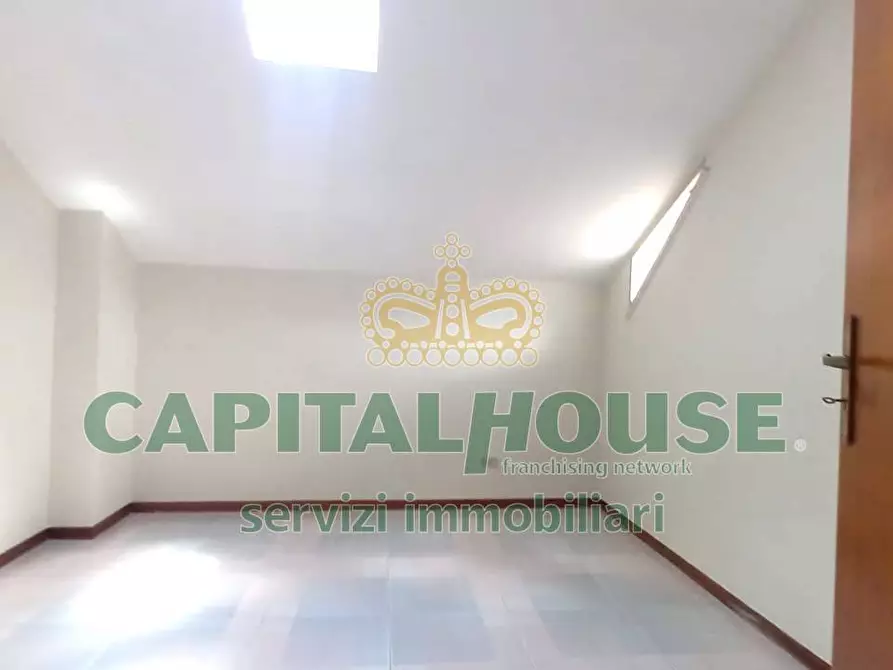 Immagine 26 di Attico in affitto  in piazza medaglie d'oro a Capua