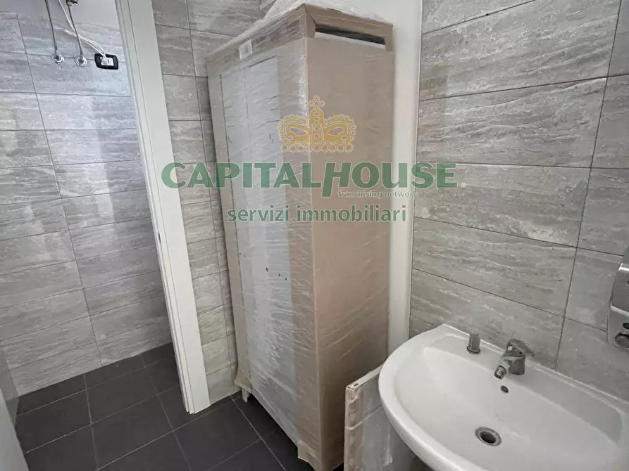 Immagine 9 di Locale commerciale in affitto  in zona supermercato Decò a Santa Maria Capua Vetere