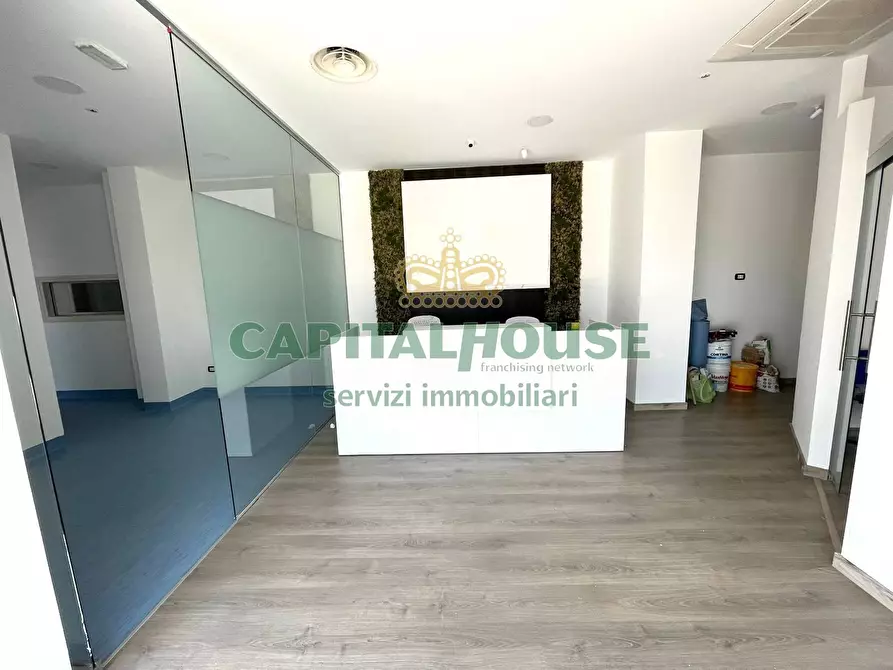 Immagine 10 di Locale commerciale in affitto  in zona supermercato Decò a Santa Maria Capua Vetere
