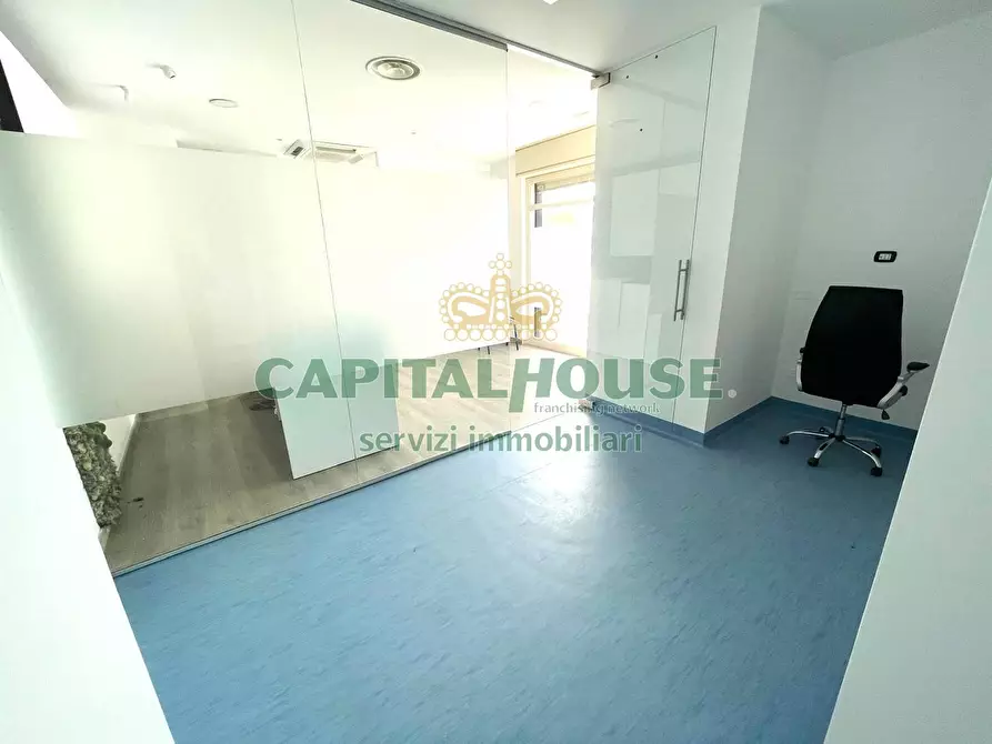 Immagine 25 di Locale commerciale in affitto  in zona supermercato Decò a Santa Maria Capua Vetere