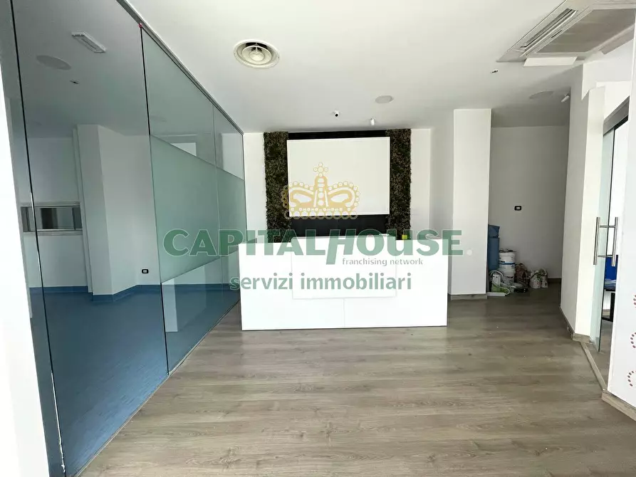 Immagine 26 di Locale commerciale in affitto  in zona supermercato Decò a Santa Maria Capua Vetere