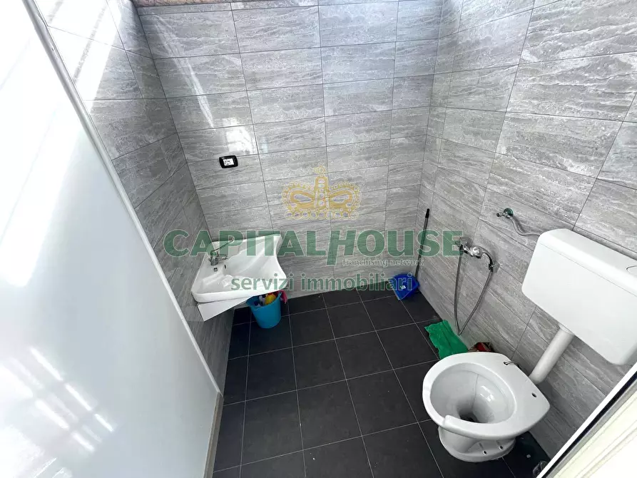 Immagine 28 di Locale commerciale in affitto  in zona supermercato Decò a Santa Maria Capua Vetere