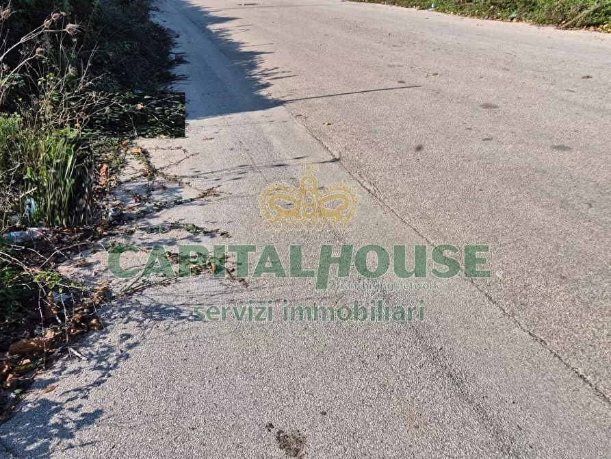 Immagine 8 di Locale commerciale in vendita  a Camigliano