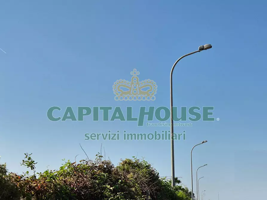 Immagine 9 di Locale commerciale in vendita  a Camigliano