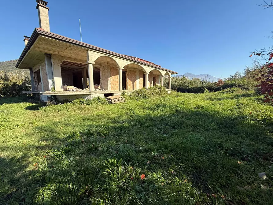 Immagine 2 di Villa in vendita  in Via Piro a Mercato San Severino