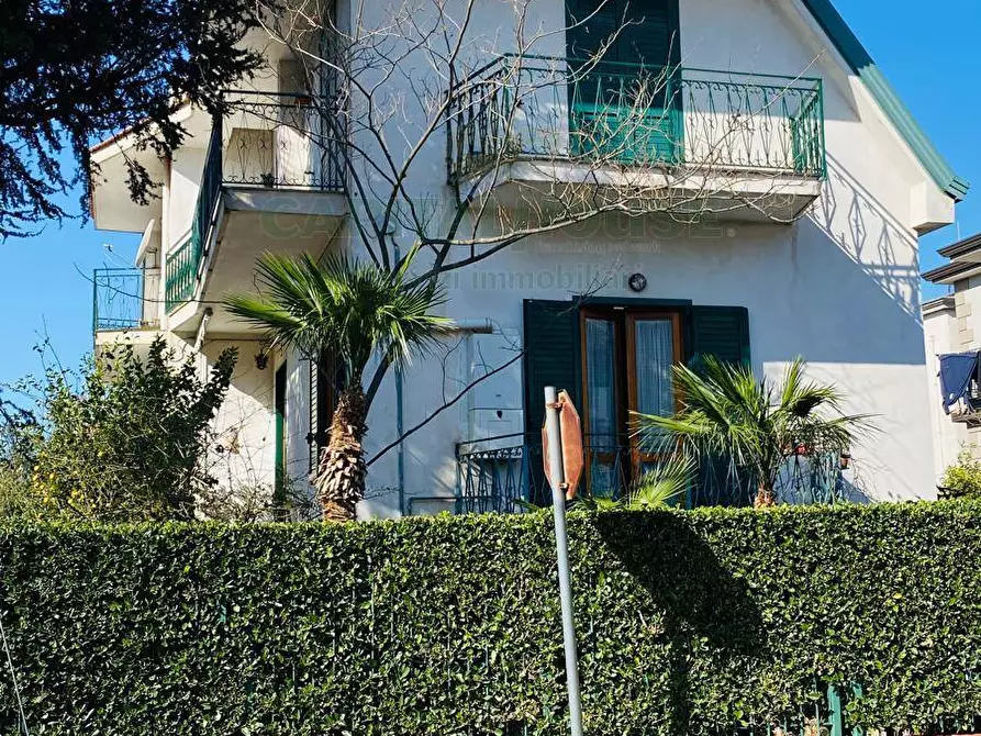 Immagine 2 di Villa in vendita  in sirignano a Sirignano