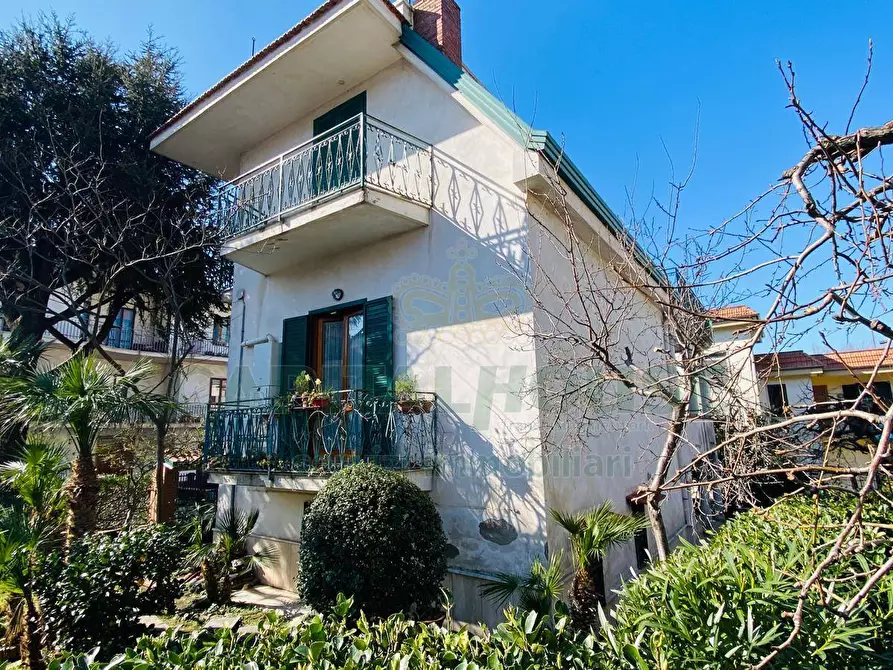 Immagine 3 di Villa in vendita  in sirignano a Sirignano