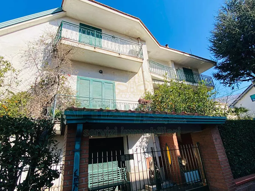 Immagine 7 di Villa in vendita  in sirignano a Sirignano