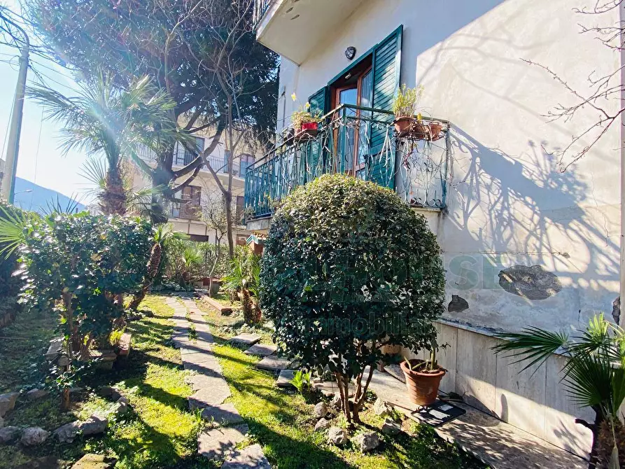 Immagine 10 di Villa in vendita  in sirignano a Sirignano