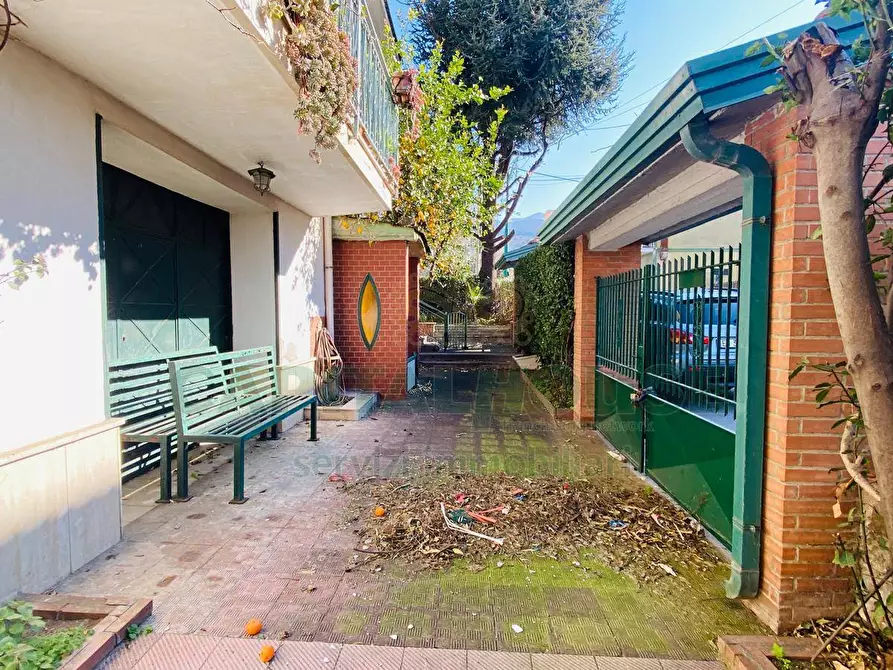 Immagine 15 di Villa in vendita  in sirignano a Sirignano