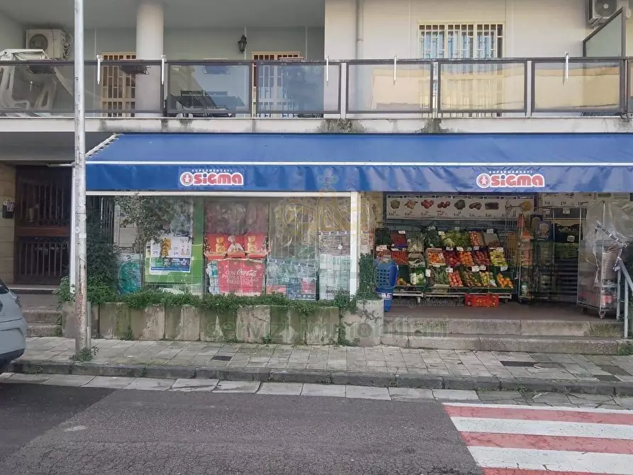 Immagine 2 di Locale commerciale in affitto  in Viale Italia a Capodrise