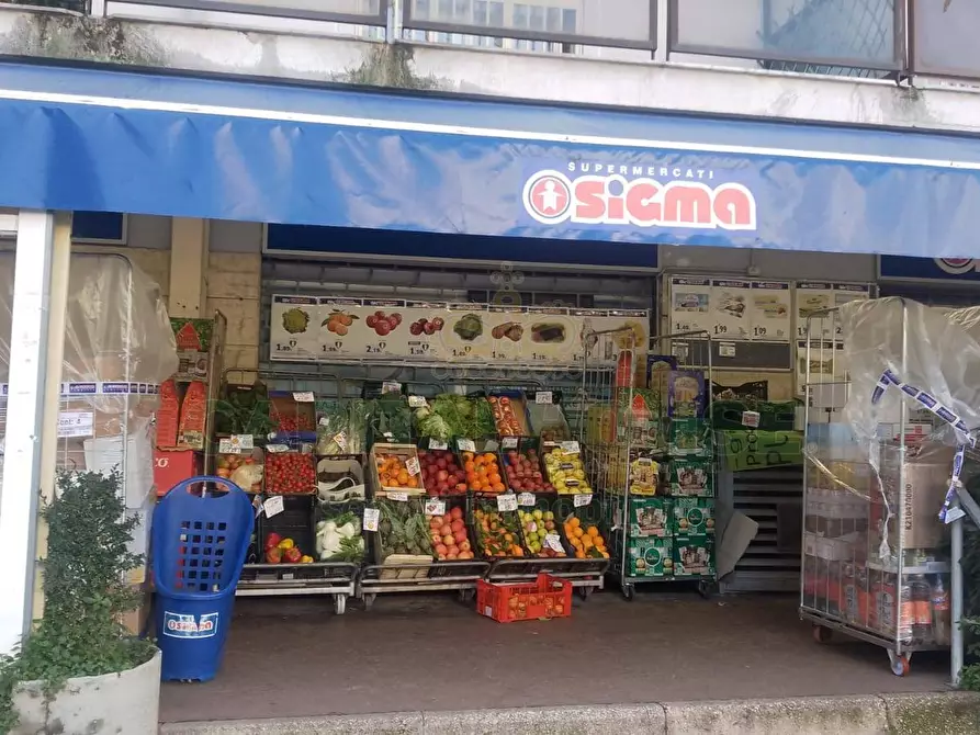 Immagine 1 di Locale commerciale in affitto  in Viale Italia a Capodrise