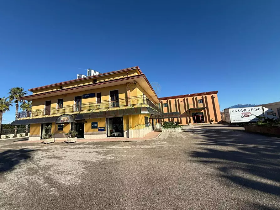 Immagine 3 di Locale commerciale in vendita  in Strada Statale a Eboli