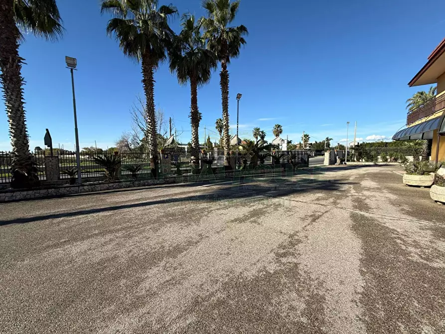 Immagine 7 di Locale commerciale in vendita  in Strada Statale a Eboli