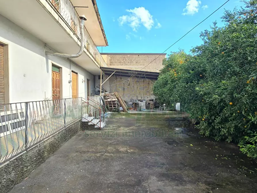 Immagine 3 di Villa in vendita  in Viale Carlo III a Capodrise