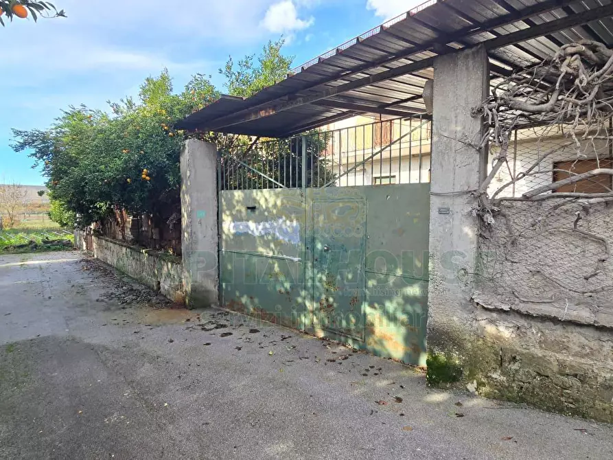 Immagine 6 di Villa in vendita  in Viale Carlo III a Capodrise