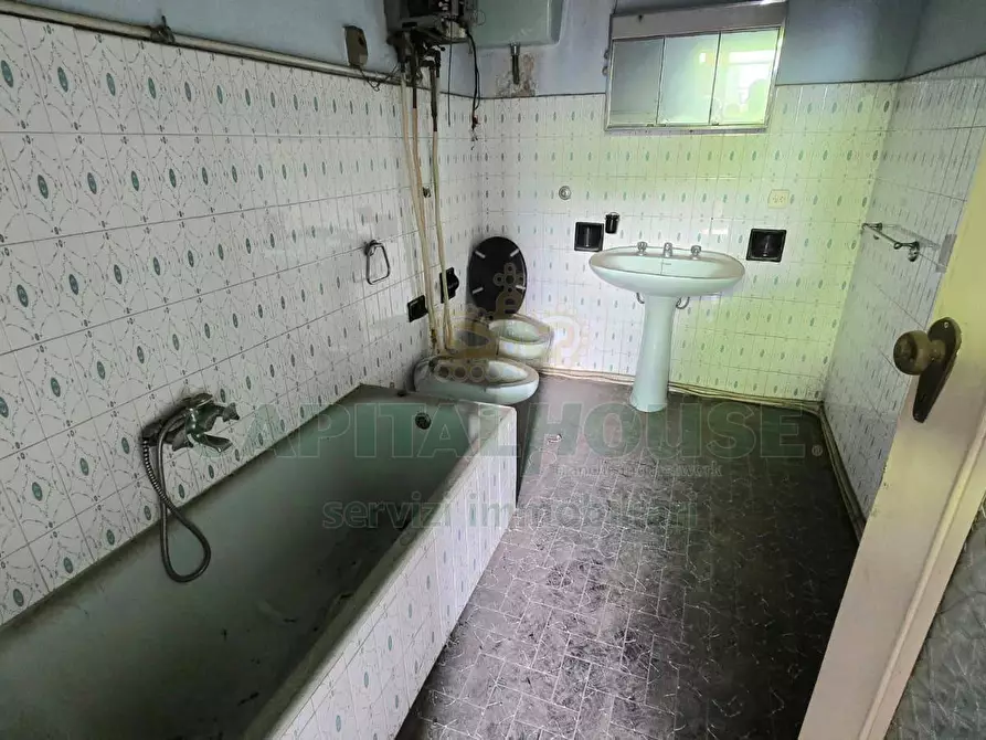 Immagine 10 di Villa in vendita  in Viale Carlo III a Capodrise