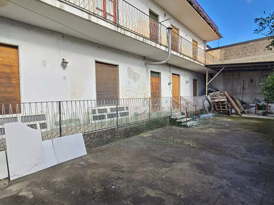 Immagine 2 di Villa in vendita  in Viale Carlo III a Capodrise