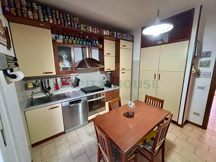 Immagine 11 di Appartamento in vendita  in Via Francesco Zanardi a Bologna