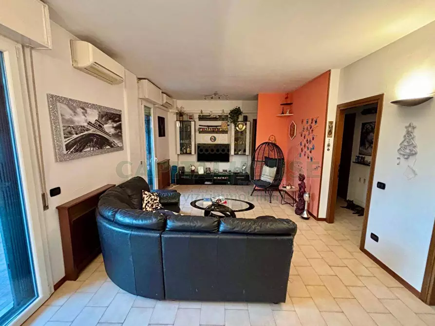 Immagine 3 di Appartamento in vendita  in Via Francesco Zanardi a Bologna