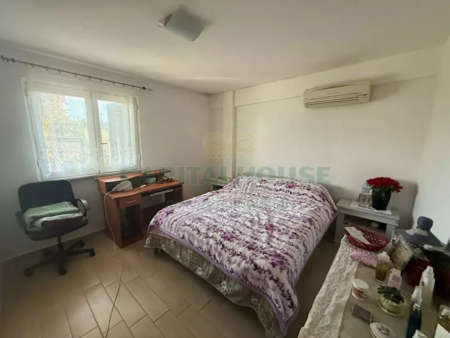 Immagine 8 di Villa in vendita  a Eboli