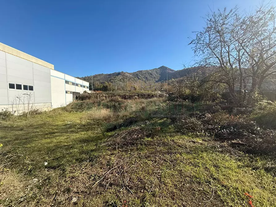 Immagine 4 di Locale commerciale in vendita  in Zona P.I.P a Baronissi